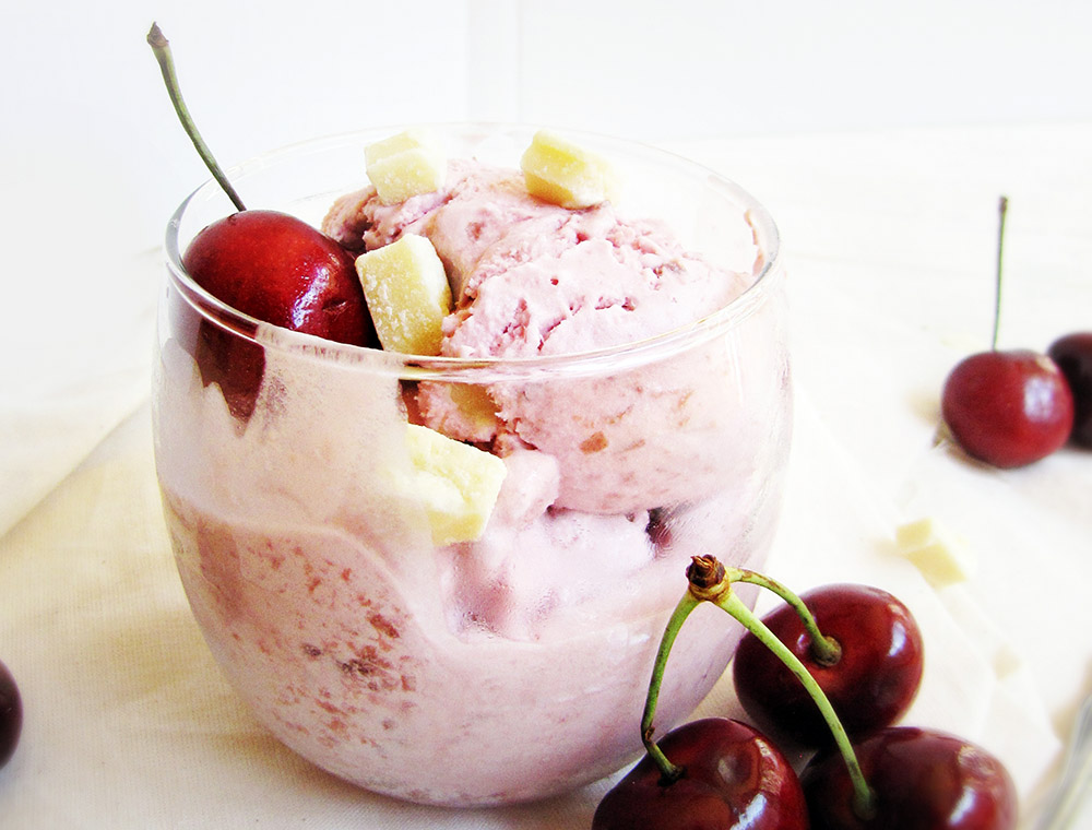 helado-casero-de-cerezas-con-plátano