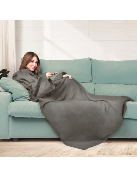 BLANKET WITH SLEEVES