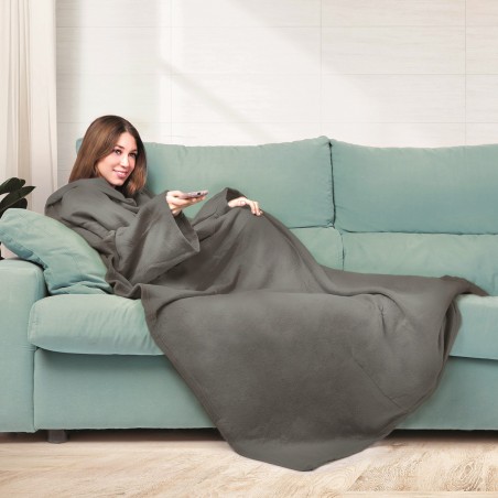BLANKET WITH SLEEVES