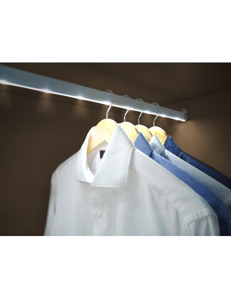 WARDROBE RAIL WITH LIGHT AND SENSOR - THREE SIZES