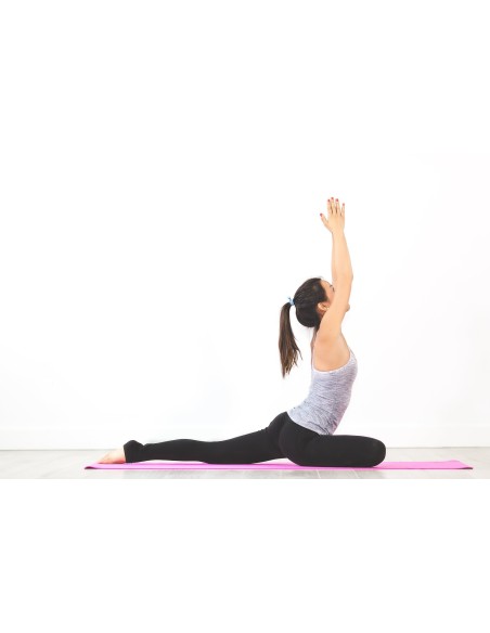 Tapis pour yoga stocké 2