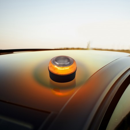 PACK PARA EL COCHE: LUZ DE EMERGENICAS, ASPIRADOR DE MANO Y VENTOSA ANTIABOLLADURAS